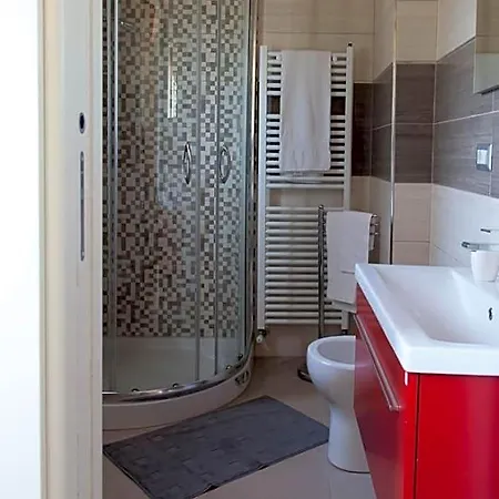 Le Rose Del Tirreno Bed and breakfast