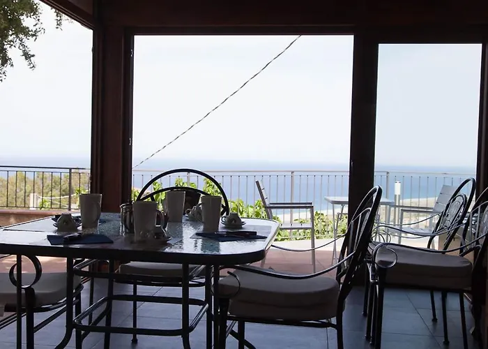 Le Rose Del Tirreno Alojamento de Acomodação e Pequeno-almoço