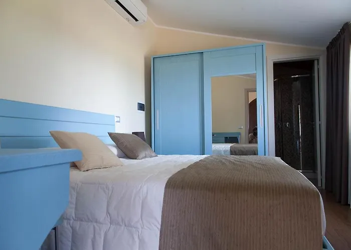 Le Rose Del Tirreno Alojamento de Acomodação e Pequeno-almoço 3*