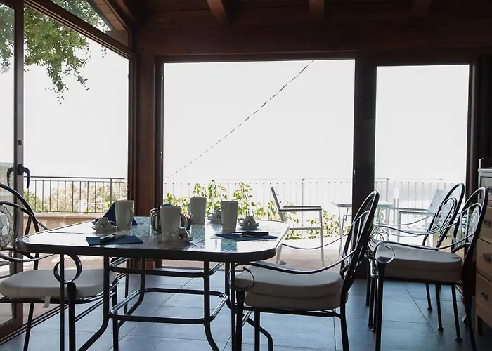 Le Rose Del Tirreno Alojamento de Acomodação e Pequeno-almoço 3*